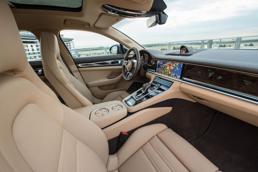 Интерьер Porsche Panamera 4S Diesel 2016 года  (WW) (фото 11 из 33)